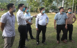 Đoàn công tác huyện Ủy – UBND huyện kiểm tra công tác bầu cử tại xã Việt Tiến