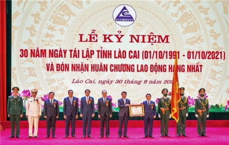Lễ Mít tinh kỷ niệm 30 năm tái lập tỉnh Lào Cai