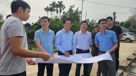 Bí thư Huyện ủy Bảo Yên Hoàng Quốc Bảo kiểm tra, thị sát một số công trình trọng điểm trên địa bàn thị trấn Phố Ràng