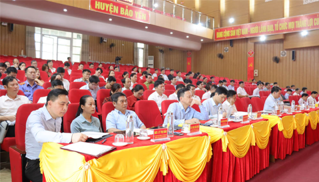 Đại biểu Ủy viên BCH Đảng bộ huyện Bảo Yên dự Hội nghị