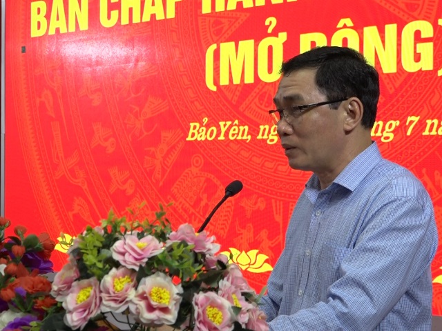 Đồng chí Nguyễn Anh Chuyên Ủy viên Ban chấp hành Đảng bộ Tỉnh, Bí thư Huyện ủy, Chủ tịch HĐND huyện phát biểu chỉ đạo tại hội nghị