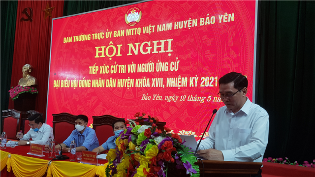 Ông Nguyễn Anh Chuyên Ủy viên Ban Chấp hành Đảng bộ Tỉnh, Bí Thư Huyện ủy trình bày chương trình hành động của mình