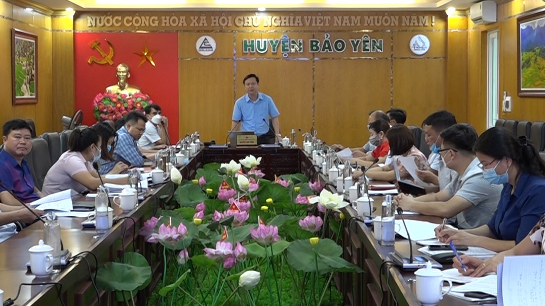 Đồng chí Nguyễn Anh Dũng, Phó Chủ tịch UBND huyện phát biểu quán triệt tại hội nghị tập huấn