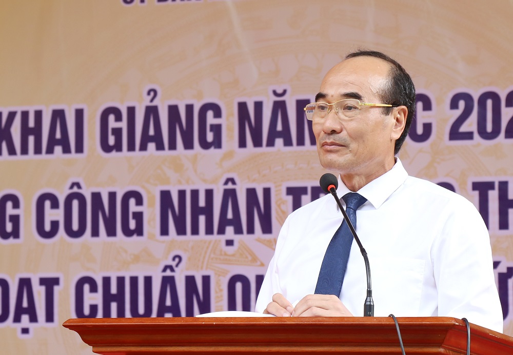 Đồng chí Phó Bí thư Thường trực Tỉnh ủy, Chủ tịch HĐND tỉnh Vũ Xuân Cường phát biểu tại Lễ khai giảng năm học mới 2023 2024