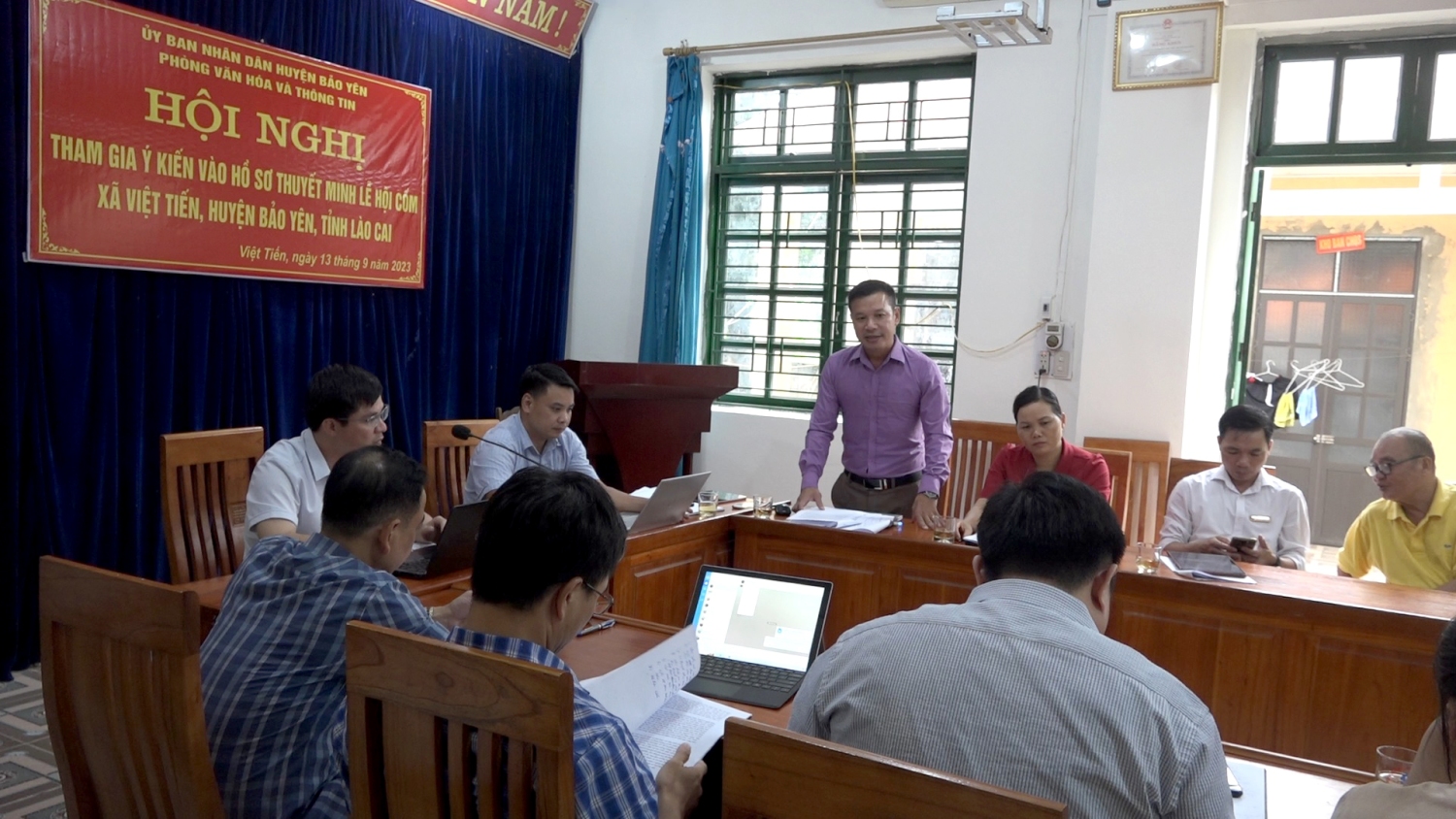 Lãnh đạo xã Việt Tiến phát biểu thảo luận tại hội nghị