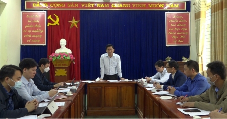 Chủ tịch UBND huyện Bảo Yên Tô Ngọc Liễn làm việc với xã Xuân Hòa về tiến độ xây dựng Nông thôn mới