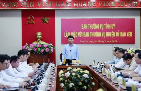 Đồng chí Bí thư Tỉnh ủy Đặng Xuân Phong chủ trì cuộc làm việc