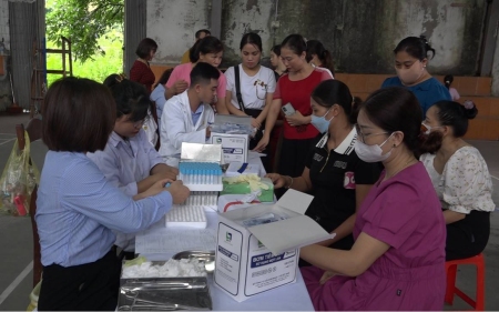 Gần 600 cán bộ, công nhân viên chức người lao động huyện Bảo Yên được khám sức khỏe, xét nghiệm miễn phí các bệnh lý về máu