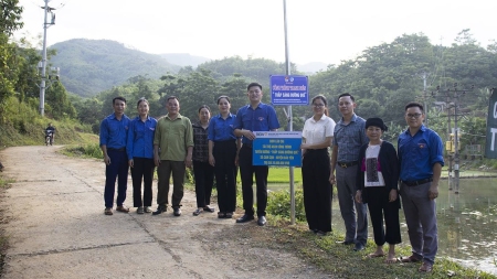 Khánh thành công trình thanh niên “Thắp sáng đường quê”