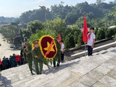 Bảo Yên đón nhận và an táng hài cốt liệt sĩ Trần Quý Báu