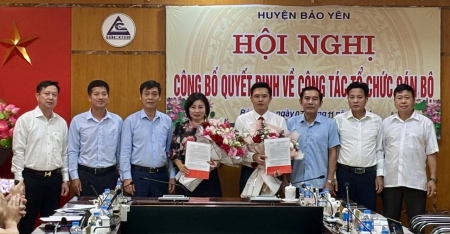 UBND huyện Bảo Yên công bố quyết định về công tác tổ chức cán bộ