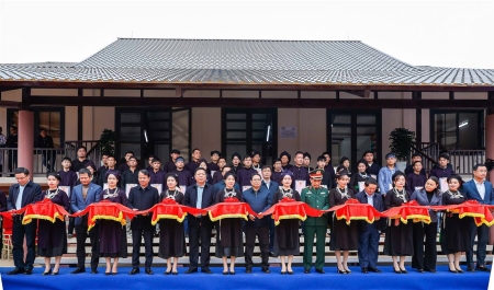 Thủ tướng Chính phủ Phạm Minh Chính dự Lễ khánh thành các dự án tái thiết khu dân cư Làng Nủ, Nậm Tông, Kho Vàng