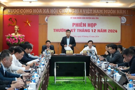 UBND huyện họp phiên thường kỳ tháng 12 năm 2024