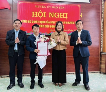 Phó Bí thư thường trực Huyện ủy dự công bố quyết định về công tác cán bộ tại các xã Điện Quan, Thượng Hà, Minh Tân