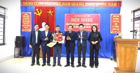 Đồng chí Phó Bí thư Thường trực Huyện ủy Nguyễn Công Tư dự Hội nghị Công bố quyết định điều động, luân chuyển cán bộ