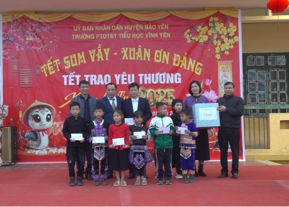 Chương trình “Tết sum vầy - Xuân ơn Ðảng - Tết trao yêu thương"