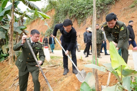 Bảo Yên phát động tết trồng cây Xuân Ất Tỵ và phong trào xóa nhà tạm, nhà dột nát năm 2025