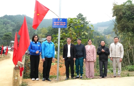 Khánh thành công trình Thanh niên “Thắp sáng đường quê”