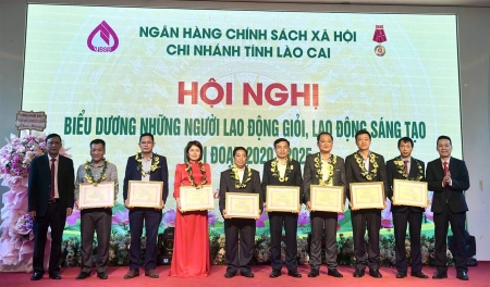 Bảo Yên có 4 cá nhân được Tổng giám đốc Ngân hàng chính sách xã hội Việt Nam tặng Giấy khen