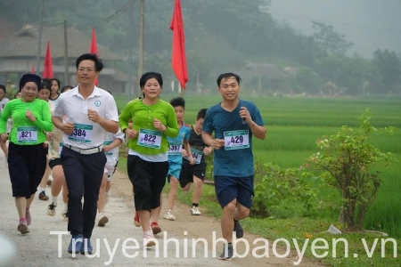 650 vận động viên tham gia Giải chạy Marathon “Nghĩa Đô Xanh” lần thứ 3 năm 2025