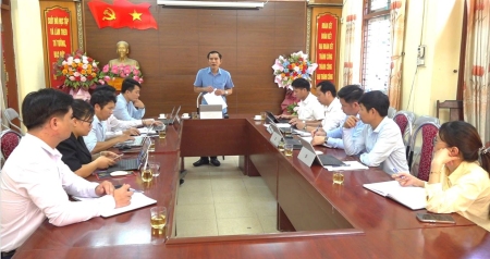 Đồng chí Nguyễn Công Tư, Phó Bí thư Thường trực Huyện ủy làm việc với cụm 3 xã Thượng Hà, Minh Tân, Điện Quan