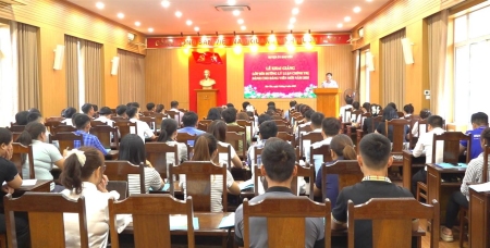 Khai giảng lớp bồi dưỡng lý luận chính trị cho Đảng viên mới đợt 2 năm 2025