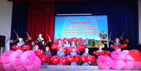 Tổng kết lớp tập huấn và giao lưu văn nghệ ra mắt Câu lạc bộ dân ca, dân vũ dân tộc Mông xã Điện Quan