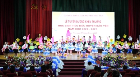 Bảo Yên tuyên dương khen thưởng học sinh tiêu biểu năm học 2024 -2025