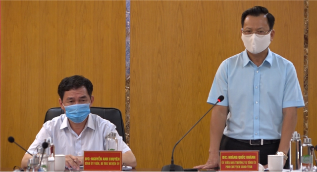 Đồng chí Hoàng Quốc Khánh Ủy viên Ban thường vụ Tỉnh ủy, Phó Chủ tịch UBND tỉnh phát biểu tại buổi làm việc