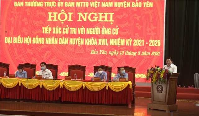 Ứng cử viên Tô Ngọc Liễn Phó Bí thư Huyện ủy, Chủ tịch UBND huyện trình bày chương trình hành động của mình