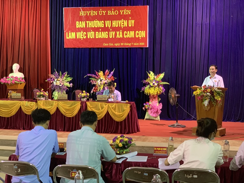 Đồng chí Nguyễn Anh Chuyên, Ủy viên Ban Chấp hành Đảng bộ Tỉnh, Bí thư Huyện ủy, Chủ tịch HĐND huyện phát biểu kết luận buổi làm việc (2)