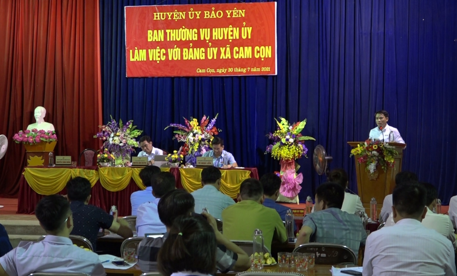 Đồng chí Nguyễn Xuân Nhẫn, Phó Bí thư Thường trực Huyện ủy phát biểu tại buổi làm việc