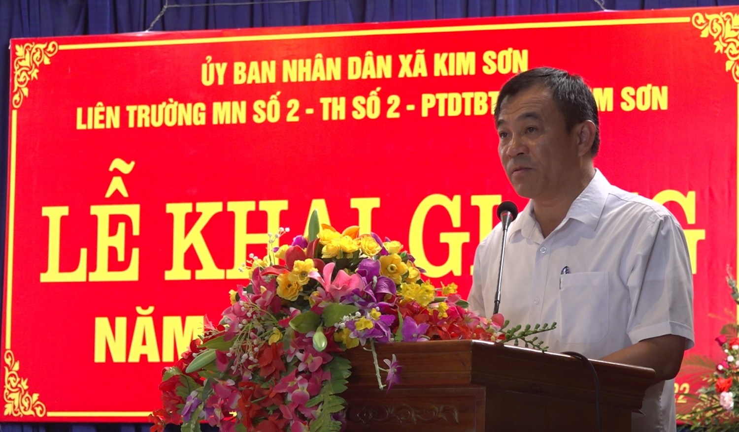 Đồng chí Phạm Toàn Thắng, Ủy viên Ban Thường vụ, Trưởng ban Tổ chức Tỉnh ủy phát biểu tại Lễ khai giảng