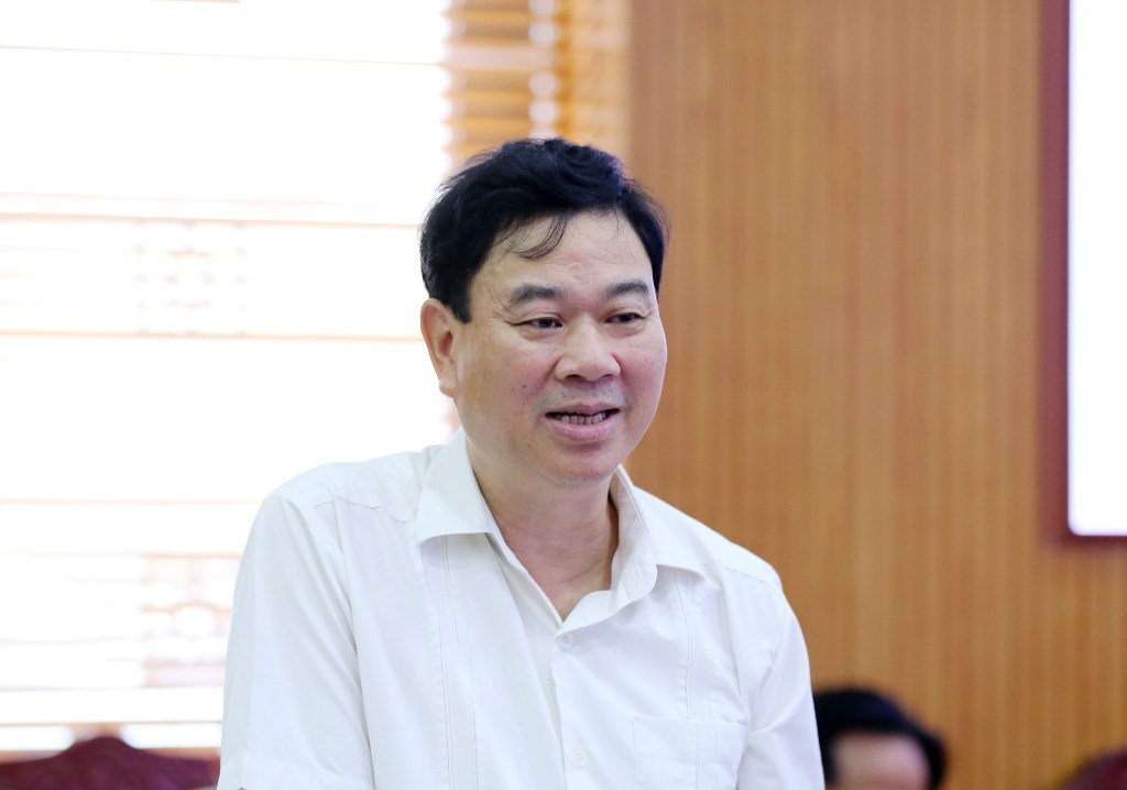 Đồng chí Vũ Văn Cài, Phó Chủ tịch Thường trực HĐND tỉnh phát biểu