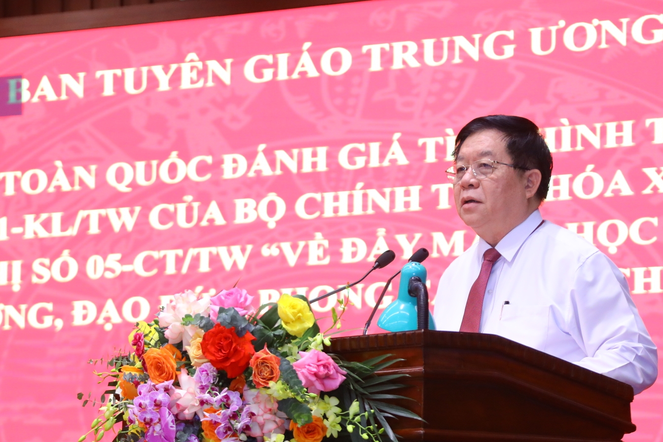 Đồng chí Trưởng Ban Tuyên giáo Trung ương Nguyễn Trọng Nghĩa kết luận hội nghị