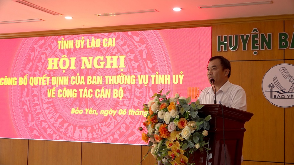 Đồng chí Phạm Toàn Thắng, Ủy viên Ban Thường vụ, Trưởng Ban Tổ chức Tỉnh ủy phát biểu tại hội nghị