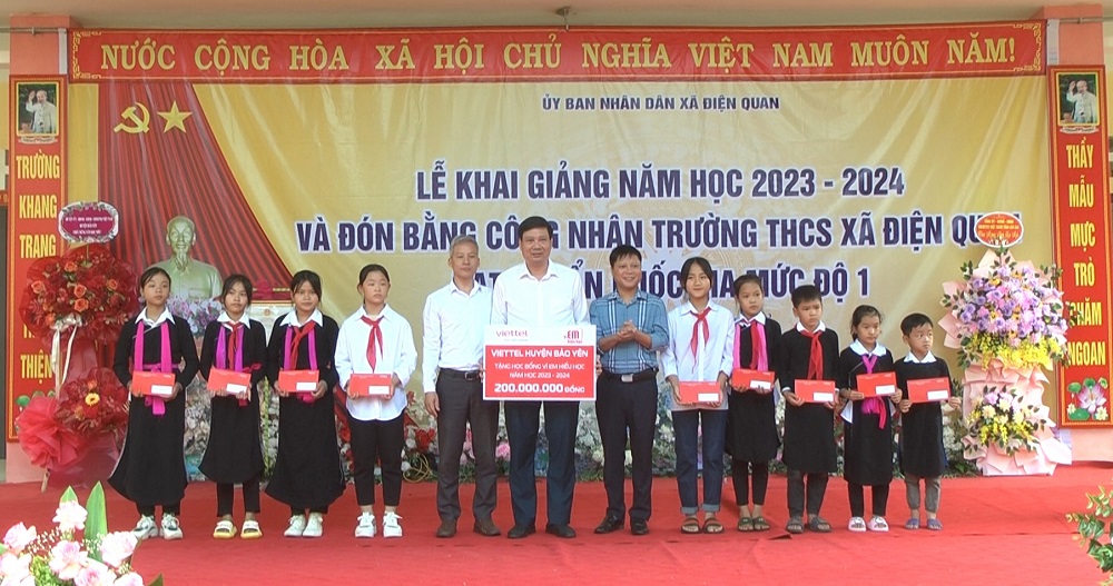 Viettel Lào Cai, Viettel Bảo Yên trao tặng học bổng “Vì em hiếu học” cho Hội khuyến học huyện Bảo Yên và các em học sinh trường THCS, Trường Tiểu học số 1 xã Điện Quan