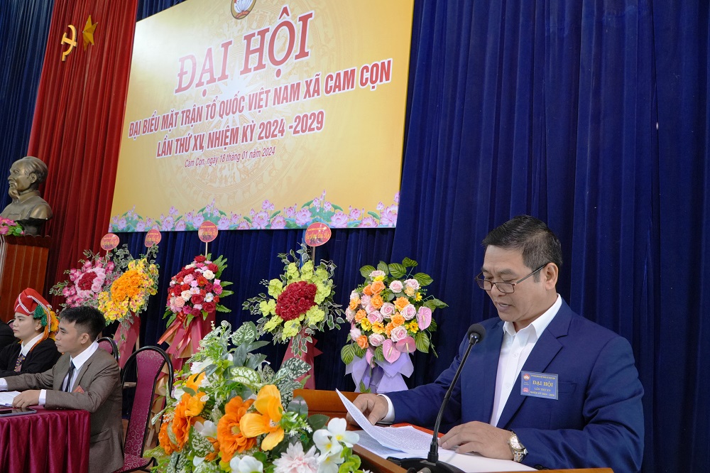 Đồng chí Đoàn Xuân Hưng, Uỷ viên BTV Huyện uỷ, Chủ tịch UB MTTQ Việt Nam huyện phát biểu tại đại hội