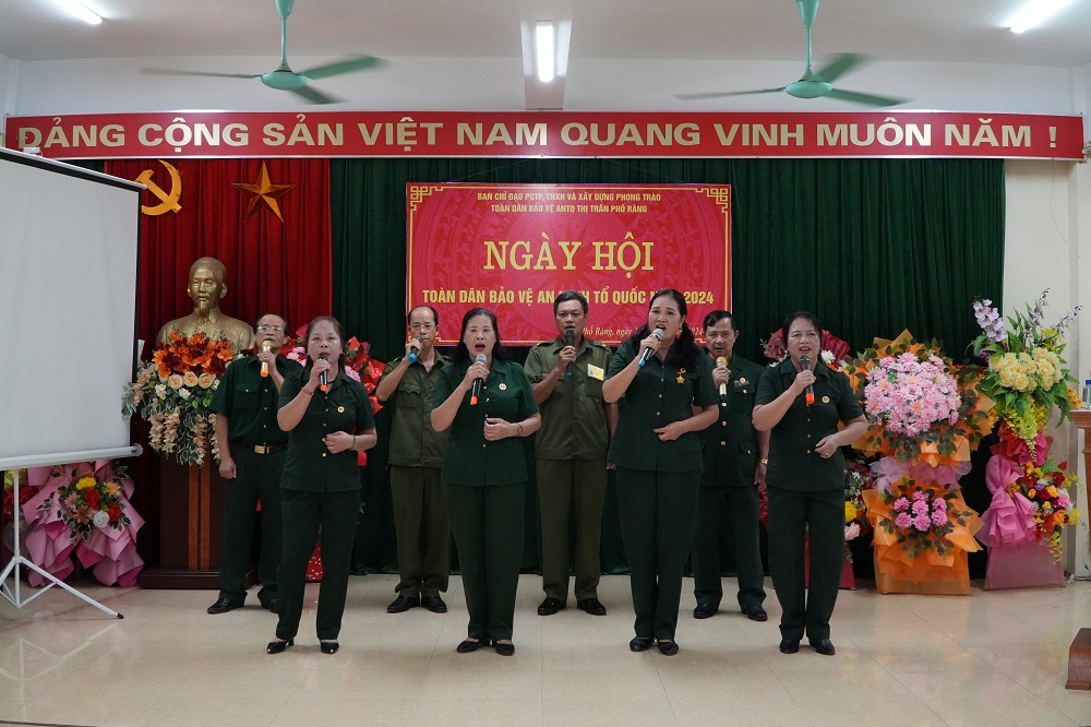 Biểu diễn văn nghệ tại ngày hội