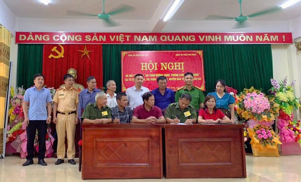 Ký giao ước thi đua hiện phong trào “Toàn dân bảo vệ an ninh Tổ quốc”